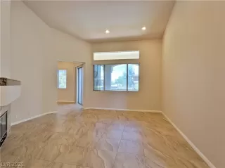 Photo #1: 2317007 Listing