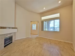 Photo #2: 2317007 Listing