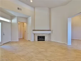 Photo #3: 2317007 Listing