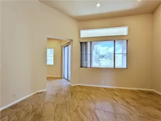 Photo #4: 2317007 Listing