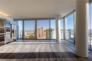 Photo #1: 2317020 Listing