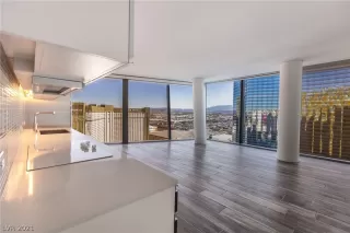 Photo #4: 2317020 Listing