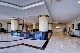 Photo #3: 2317026 Listing