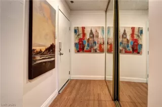 Photo #4: 2317026 Listing