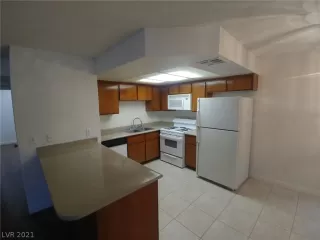 Photo #2: 2317032 Listing