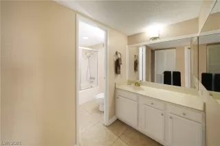 Photo #2: 2317061 Listing