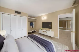 Photo #3: 2317061 Listing