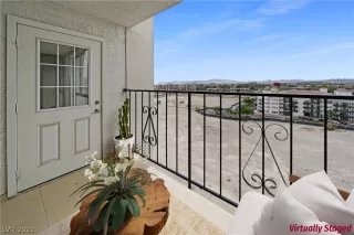 Photo #6: 2317061 Listing