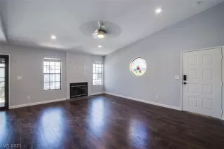 Photo #5: 2317084 Listing