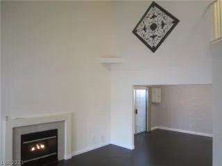 Photo #2: 2317089 Listing 
