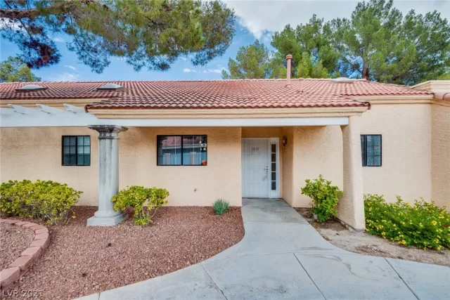 MLS: 2317100 Condo For Sale