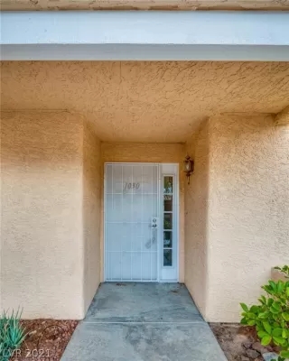 Photo #3: 2317100 Listing