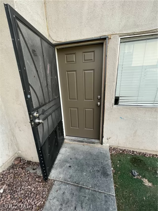 MLS: 2317112 Condo For Sale