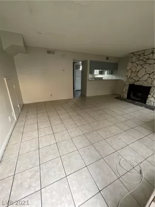 Photo #3: 2317112 Listing 