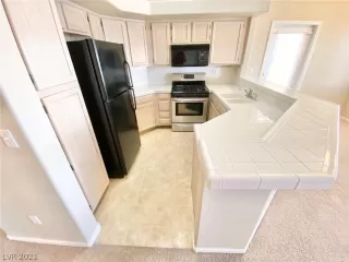 Photo #5: 2317130 Listing 