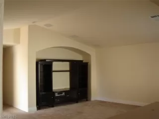 Photo #2: 2317133 Listing