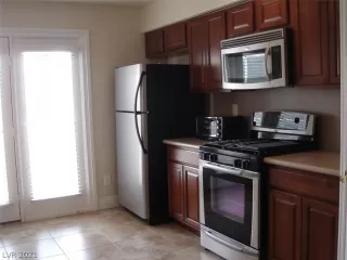 Photo #4: 2317133 Listing