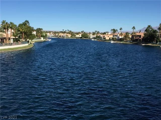 MLS: 2317134 Condo For Sale