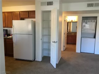 Photo #5: 2317134 Listing