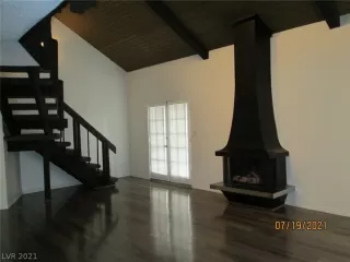 Photo #1: 2317142 Listing 