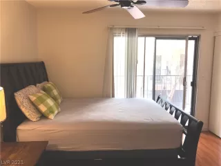 Photo #5: 2317144 Listing 