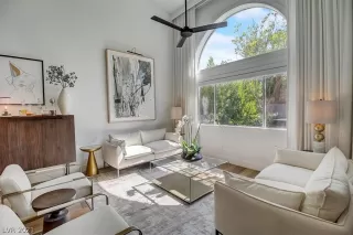 Photo #4: 2317155 Listing