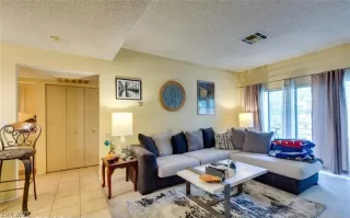 Photo #2: 2317173 Listing