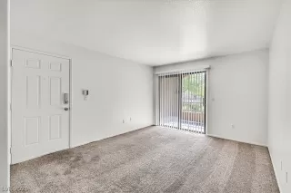 Photo #4: 2317176 Listing 