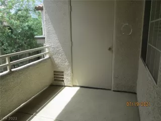 Photo #3: 2317182 Listing 