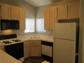 Photo #6: 2317182 Listing 