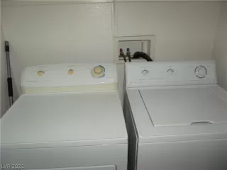 Photo #3: 2317194 Listing 