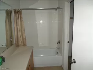 Photo #6: 2317194 Listing 