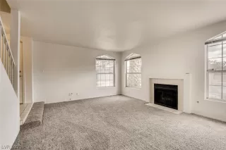 Photo #6: 2317222 Listing