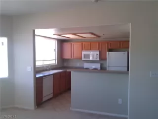 Photo #4: 2317266 Listing