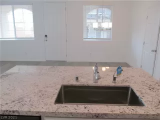 Photo #6: 2317281 Listing 
