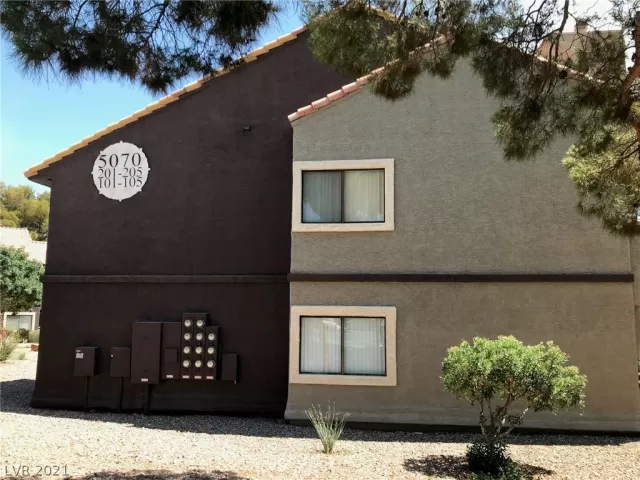 MLS: 2317285 Condo For Sale