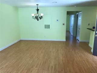 Photo #4: 2317285 Listing 