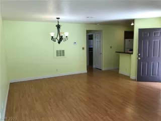 Photo #5: 2317285 Listing 