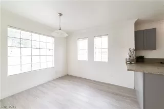 Photo #2: 2317291 Listing 