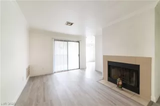 Photo #3: 2317291 Listing 