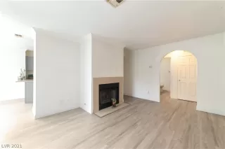 Photo #4: 2317291 Listing 