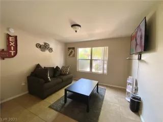 Photo #1: 2317299 Listing