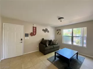 Photo #2: 2317299 Listing