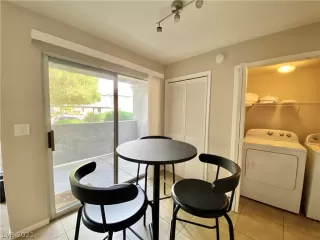 Photo #3: 2317299 Listing