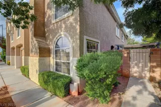 Photo #3: 2317303 Listing