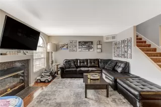 Photo #6: 2317303 Listing