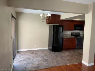 Photo #4: 2317307 Listing 