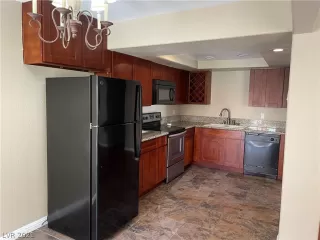 Photo #5: 2317307 Listing 