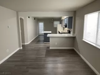 Photo #4: 2317310 Listing