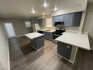 Photo #5: 2317310 Listing